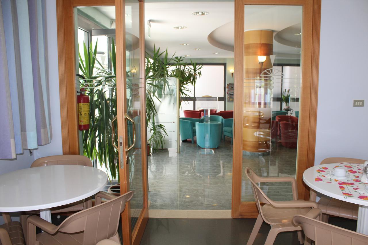Hotel American เบลลาเรีย-อีเจอา มารีนา ภายนอก รูปภาพ